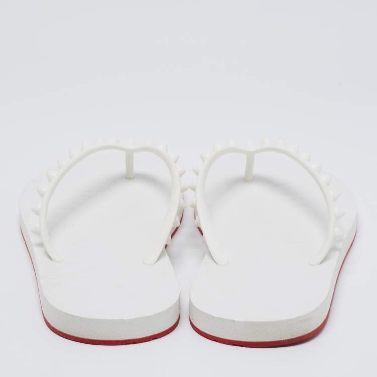 مملوكة مسبقًا Christian Louboutin White Donna Spiked Rubber Loubi Thong Flats Size 36
