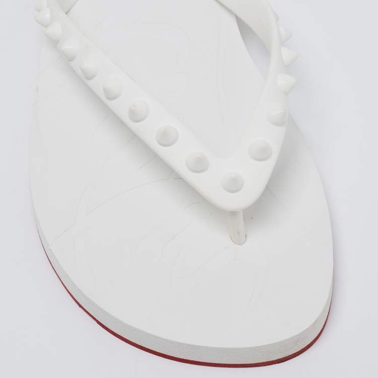 مملوكة مسبقًا Christian Louboutin White Donna Spiked Rubber Loubi Thong Flats Size 36
