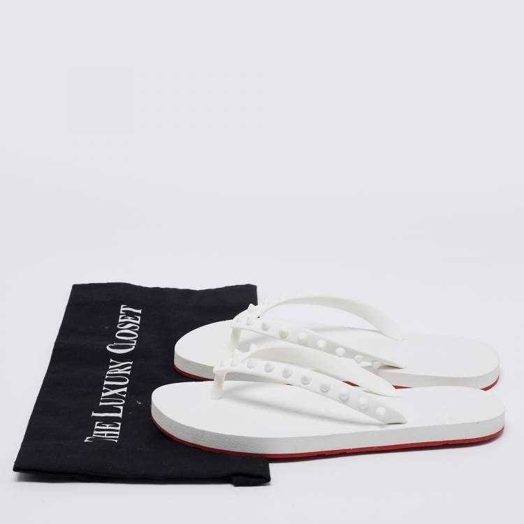 مملوكة مسبقًا Christian Louboutin White Donna Spiked Rubber Loubi Thong Flats Size 36