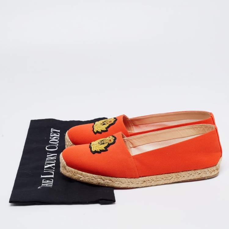 مملوكة مسبقًا Christian Louboutin Orange Canvas Gala Embroidered Crest Espadrille Loafers Size 40