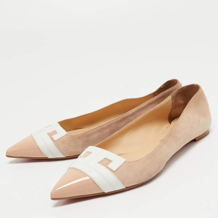 مملوكة مسبقًا Christian Louboutin Beige/White Patent and Leather Ballet Flats Size 38.5