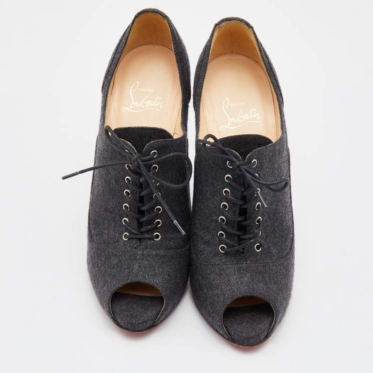 مملوكة مسبقًا Christian Louboutin Grey Felt Fabric Flannel Lady Peep Toe Lace Up Oxford Booties Size 38
