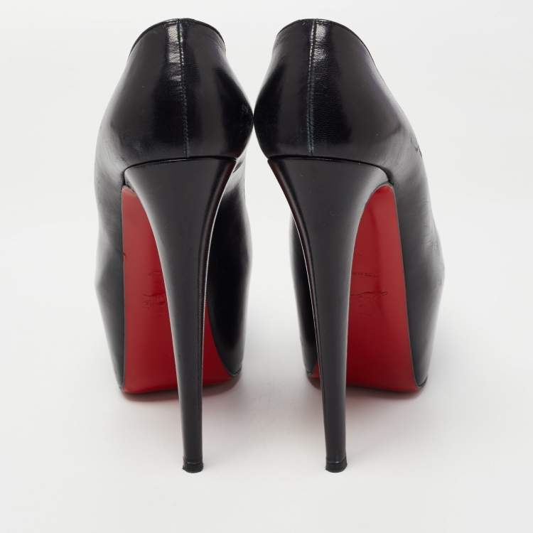 مملوكة مسبقًا Christian Louboutin Black Leather Daffodile Pumps Size 40