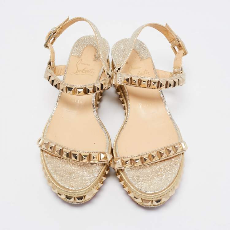 مملوكة مسبقًا Christian Louboutin Gold Leather Pyraclou Espadrille Platform Sandals Size 39