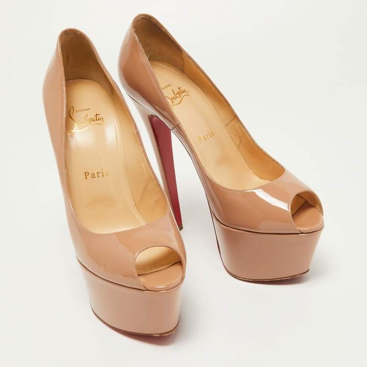 Pre Owned Christian Louboutin Beige Patent Leather Jamie Platform Pumps Size 38.5 