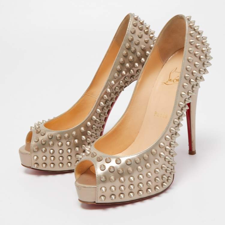 Christian Louboutin Shoes in Ghana for sale / Price in October