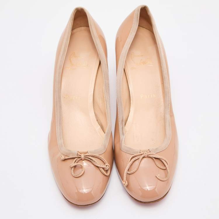 Pre Owned Christian Louboutin Beige Patent Leather Bow Kitten Heel Pumps Size 38.5