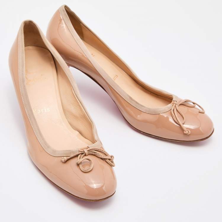 Pre Owned Christian Louboutin Beige Patent Leather Bow Kitten Heel Pumps Size 38.5