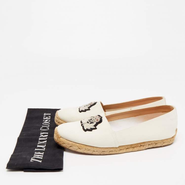 Pre Owned Christian Louboutin Off White Canvas Gala Embroidered Crest Espadrille Flats Size 36