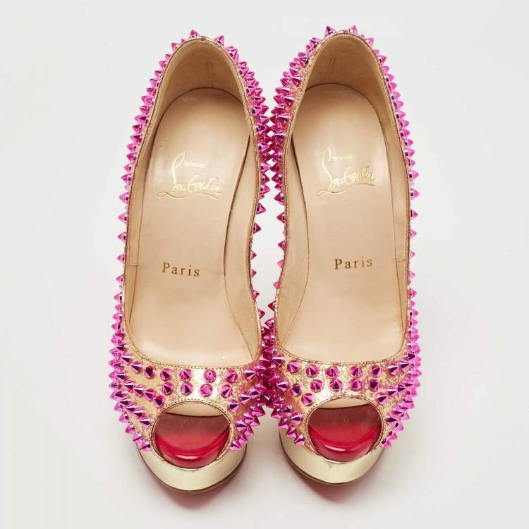 مملوكة مسبقًا Christian Louboutin Metallic Gold/Pink Leather Lady Peep Toe Spike Platform Pumps Size 36