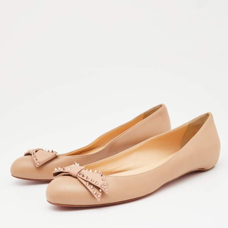 Invitere Øde Modtager Christian Louboutin Beige Leather Spiked Bow Ballet Flats Size 40 Christian  Louboutin | TLC