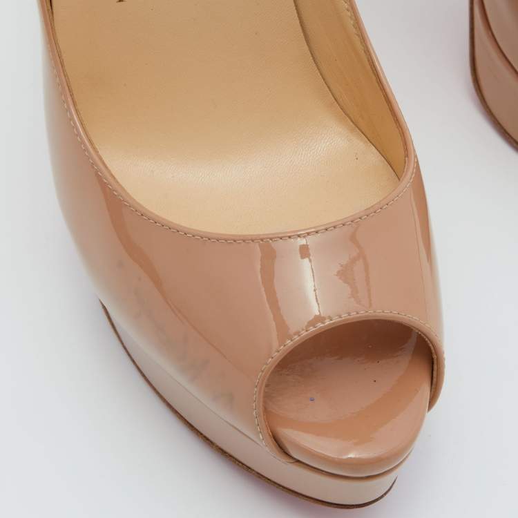 مملوكة مسبقًا Christian Louboutin Beige Patent Leather Lady Peep Pumps Size 38.5