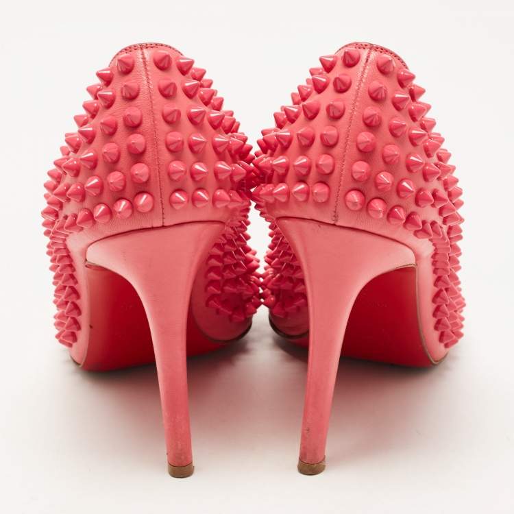 مملوكة مسبقًا Christian Louboutin Pink Leather Pigalle Spikes Pumps Size 37 