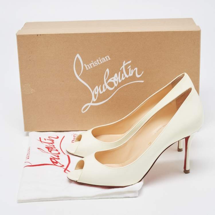 Pre Owned Christian Louboutin Cream Patent Flo Pumps Size 38.5