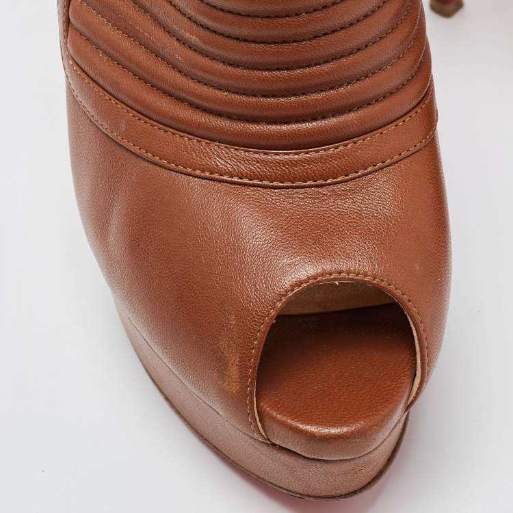 مملوكة مسبقًا Christian Louboutin Brown Leather Futura Ankle Boots Size 38