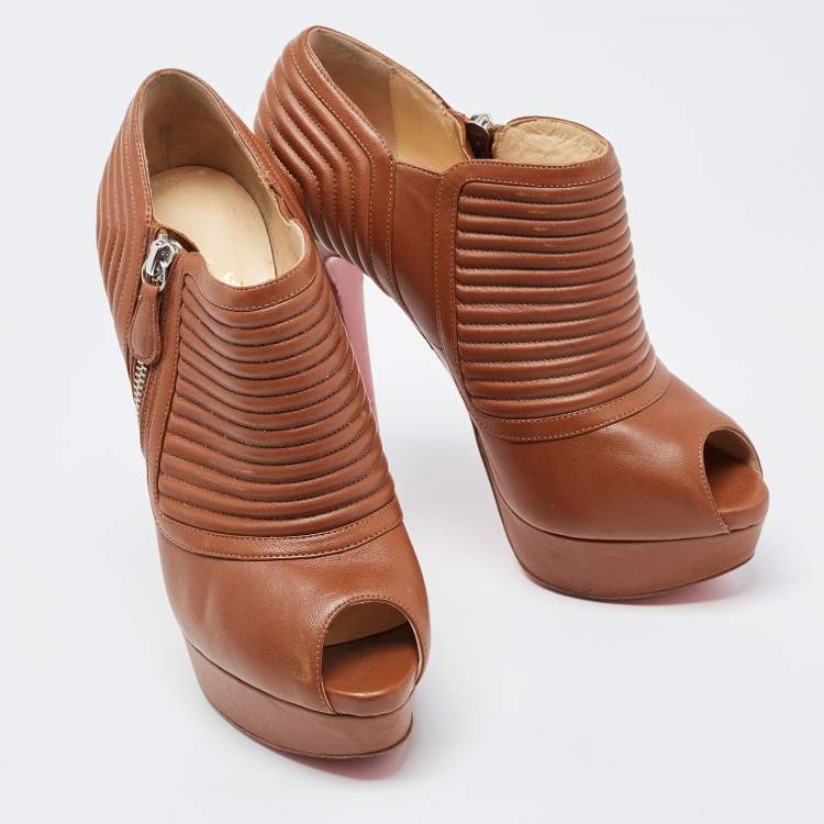 مملوكة مسبقًا Christian Louboutin Brown Leather Futura Ankle Boots Size 38
