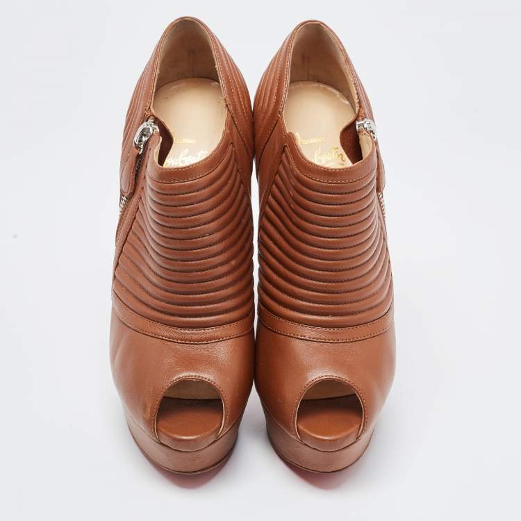 مملوكة مسبقًا Christian Louboutin Brown Leather Futura Ankle Boots Size 38