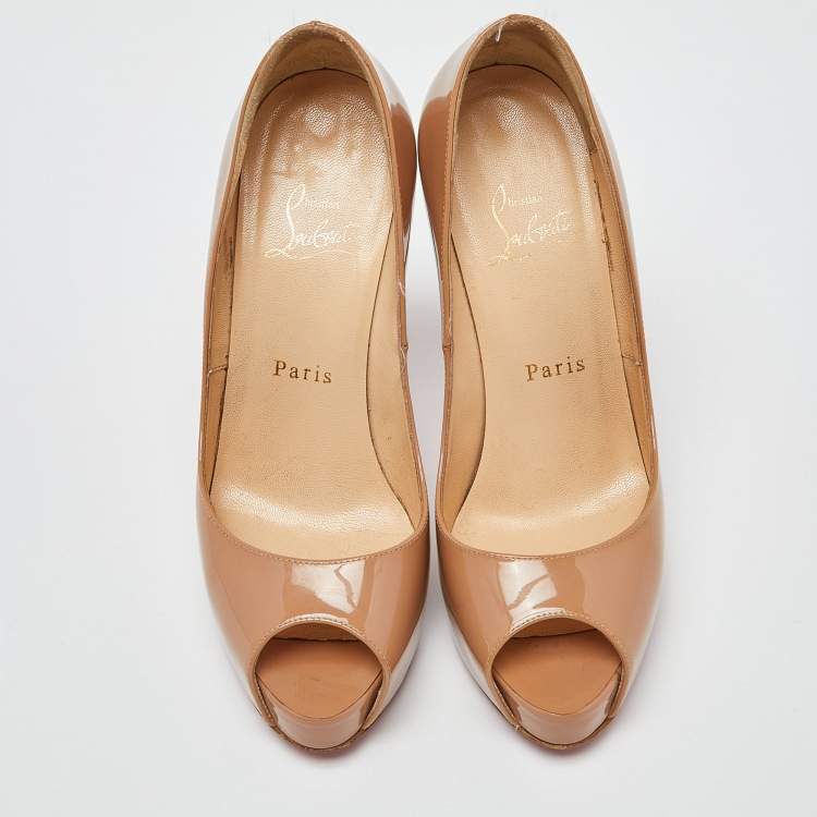 مملوكة مسبقًا Christian Louboutin Beige Patent Leather Very Prive Peep Toe Platform Pumps Size 36.5