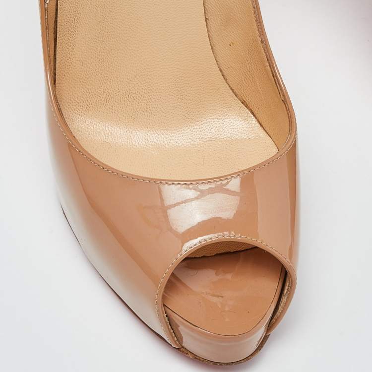 مملوكة مسبقًا Christian Louboutin Beige Patent Leather Very Prive Peep Toe Platform Pumps Size 36.5