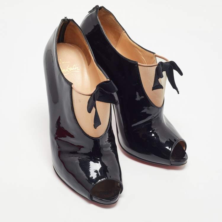 مملوكة مسبقًا Christian Louboutin Black Patent Leather and Mesh Ankle Booties Size 40