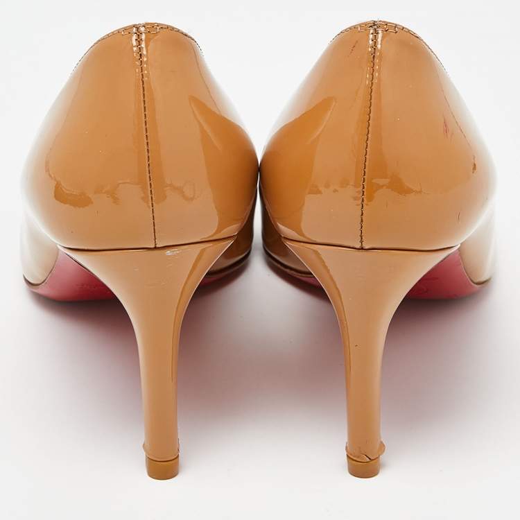 Pre Owned Christian Louboutin Beige Patent Leather Simple Pumps Size 37.5