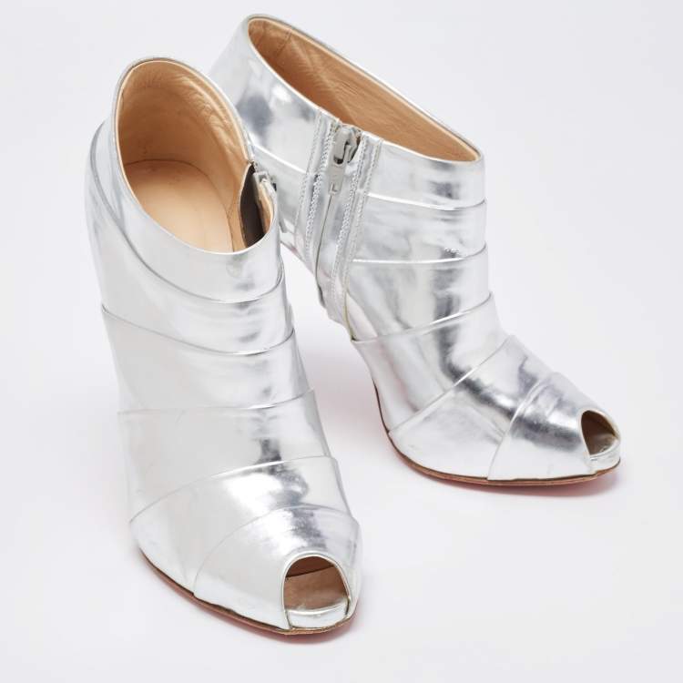 Pre Owned Christian Louboutin Silver Leather Booties Size 39