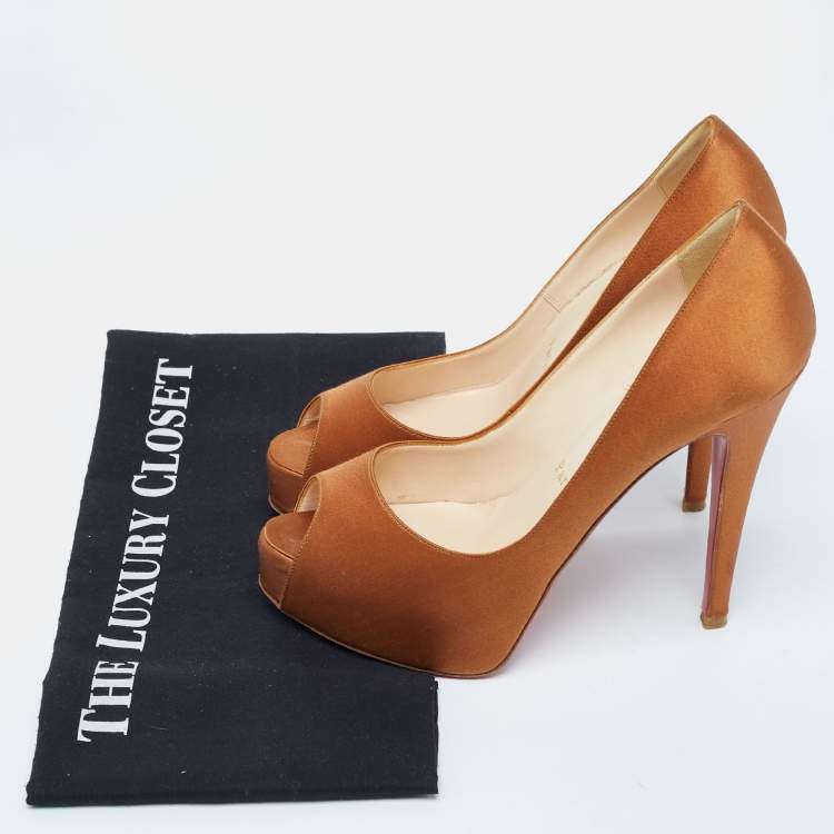 Pre Owned Christian Louboutin Gold Satin New Very Prive Pumps Size 37