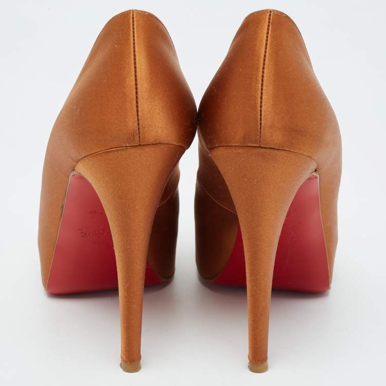 Pre Owned Christian Louboutin Gold Satin New Very Prive Pumps Size 37