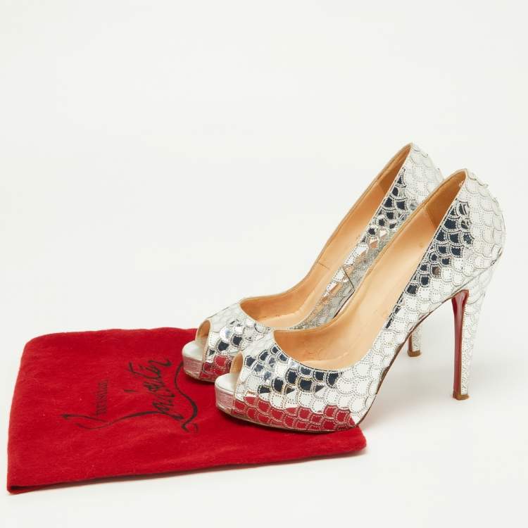 Pre Owned Christian Louboutin Silver Scaled Sequins and Leather Poseidon Pumps Size 38