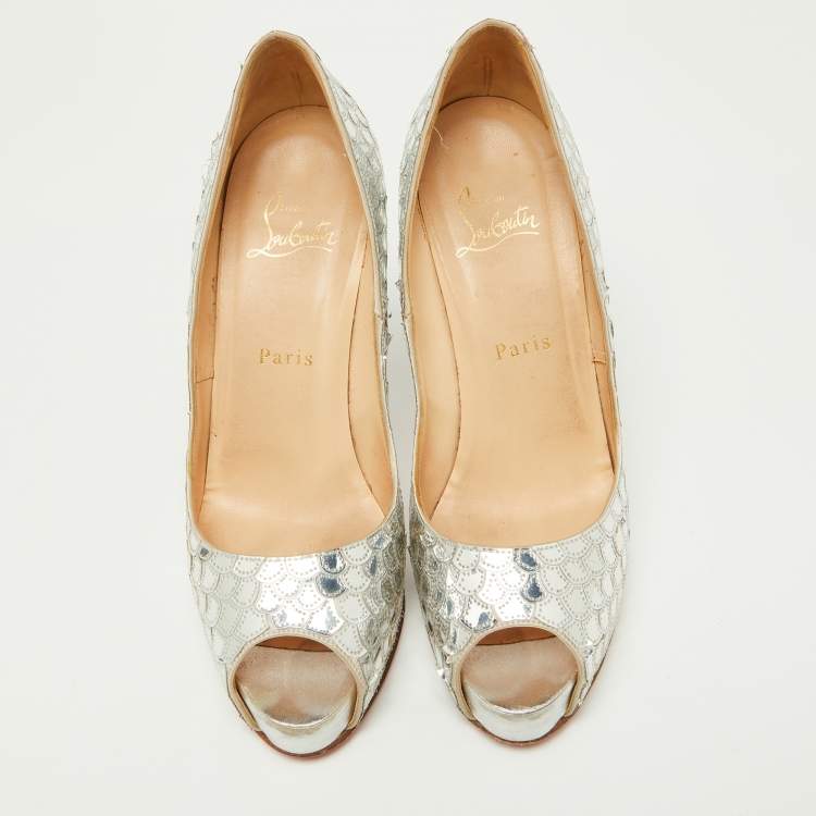 Pre Owned Christian Louboutin Silver Scaled Sequins and Leather Poseidon Pumps Size 38