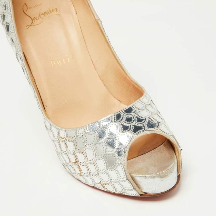 Pre Owned Christian Louboutin Silver Scaled Sequins and Leather Poseidon Pumps Size 38