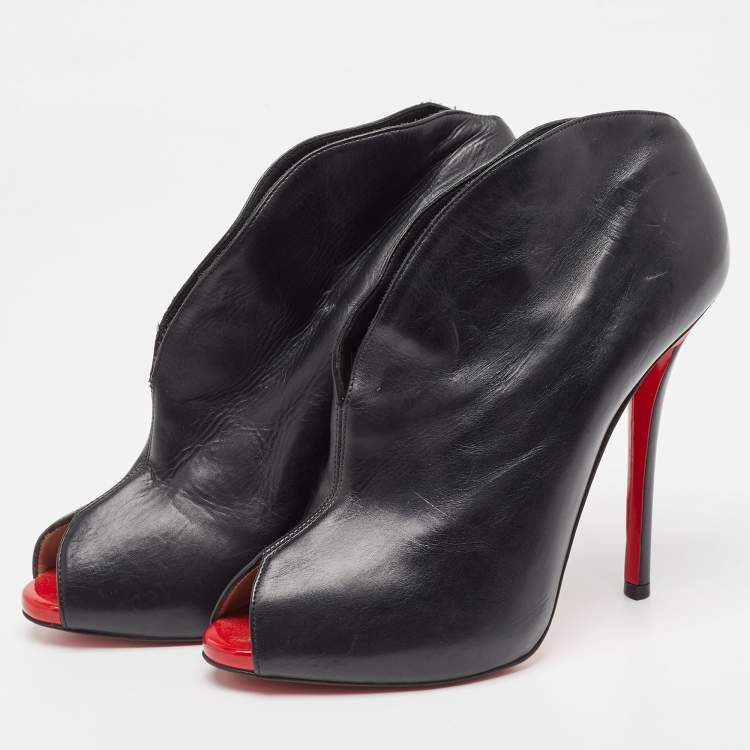 مملوكة مسبقًا Christian Louboutin Black Chester Fille Ankle Booties Size 39.5
