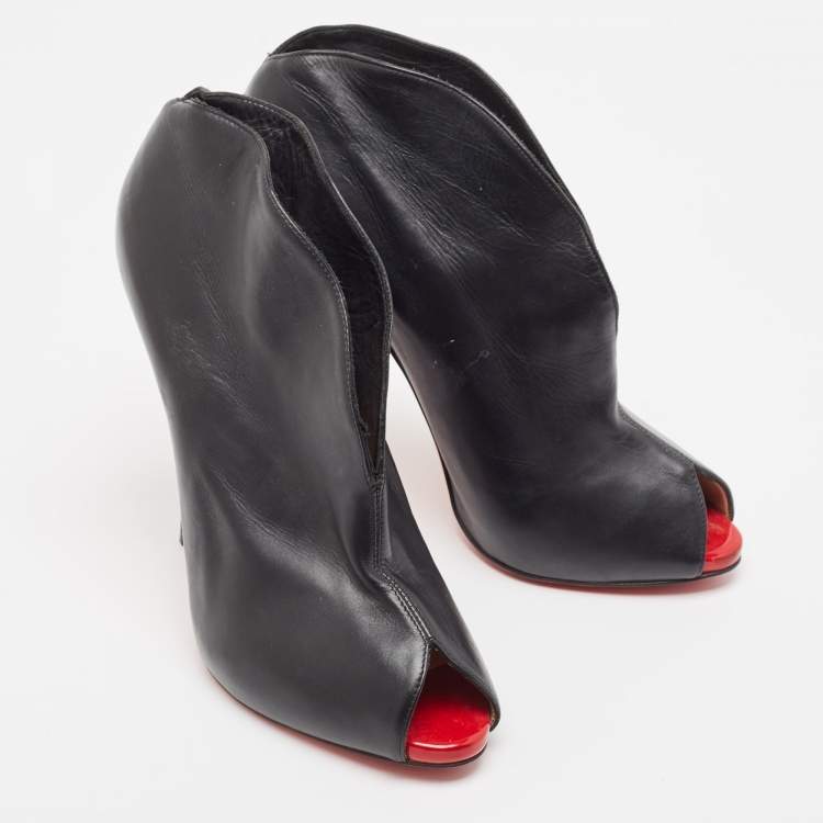 مملوكة مسبقًا Christian Louboutin Black Chester Fille Ankle Booties Size 39.5