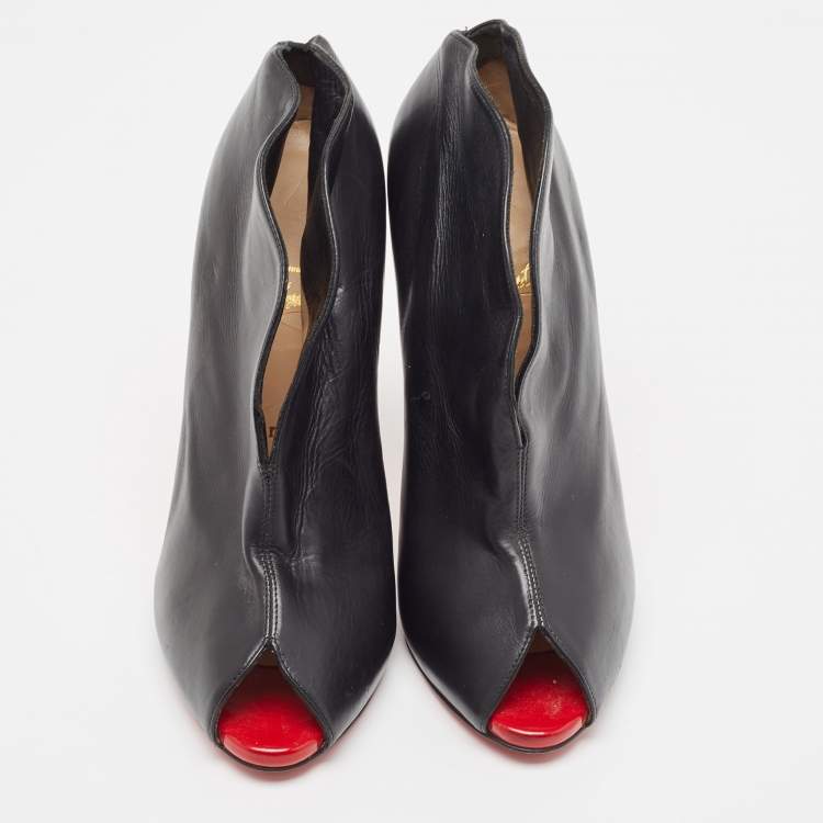 مملوكة مسبقًا Christian Louboutin Black Chester Fille Ankle Booties Size 39.5