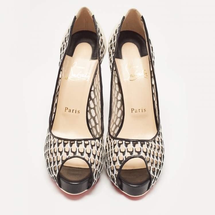 مملوكة مسبقًا Christian Louboutin Black/Cream Mesh and Leather Very Lace Dentelle Pumps Size 38.5