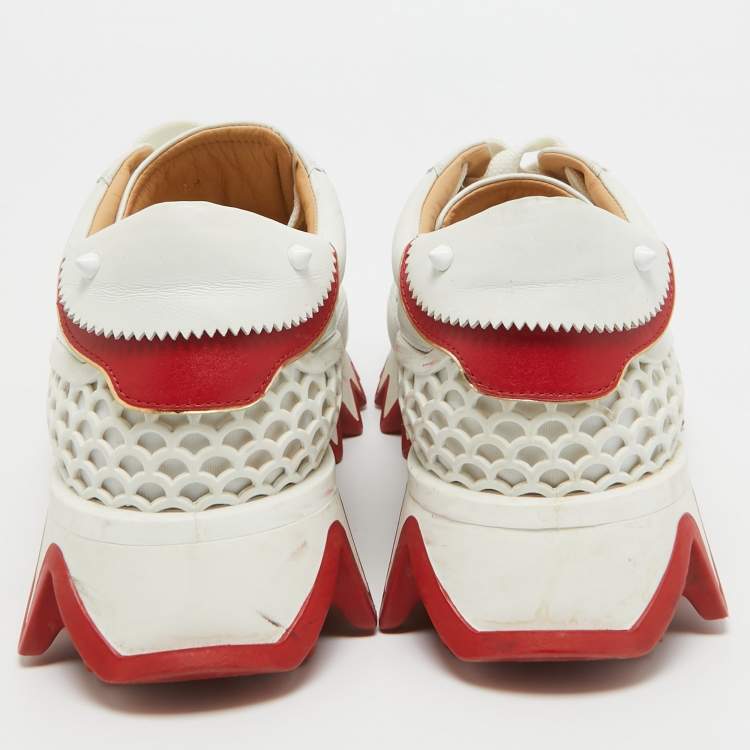 مملوكة مسبقًا Christian Louboutin White Leather Loubi Shark Sneakers Size 38