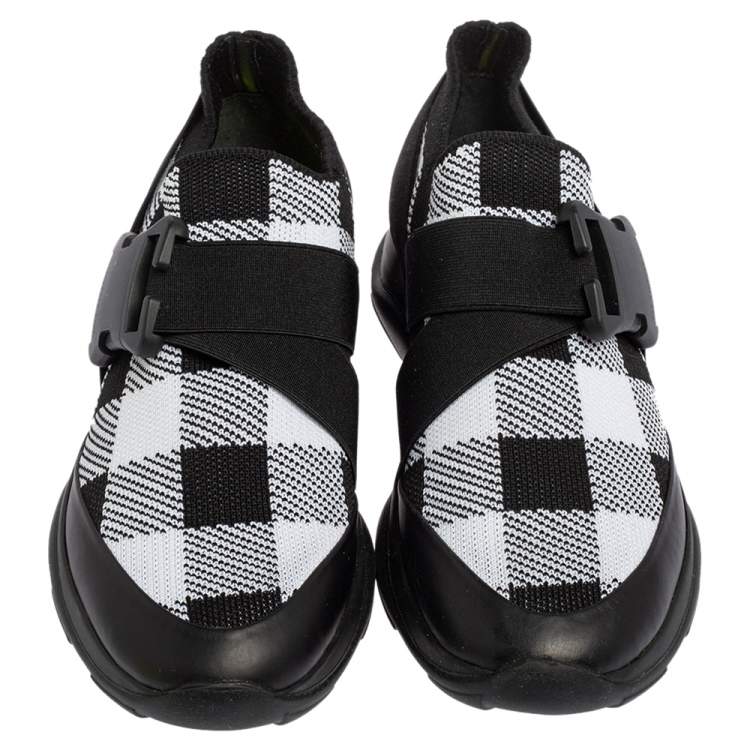 مملوكة مسبقًا Christopher Kane Black/White Fabric Safety Buckle Low Top Sneakers Size 38