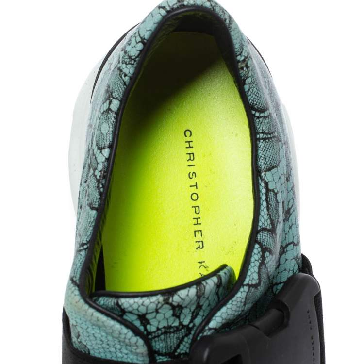 مملوكة مسبقًا Christopher Kane Black/Blue Lace Print Leather Safety Buckle Low Top Sneakers Size 36.5