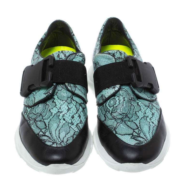 مملوكة مسبقًا Christopher Kane Black/Blue Lace Print Leather Safety Buckle Low Top Sneakers Size 36.5