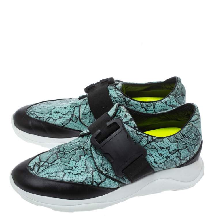 مملوكة مسبقًا Christopher Kane Black/Blue Lace Print Leather Safety Buckle Low Top Sneakers Size 36.5