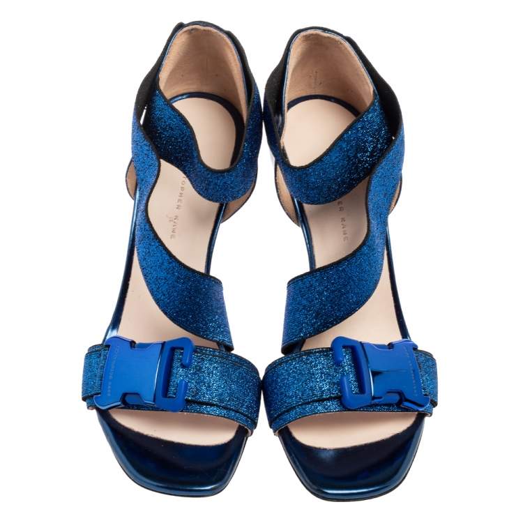 مملوكة مسبقًا Christopher Kane Metallic Blue Leather And Lurex Fabric Crisscross Ankle Strap Sandals Size 38