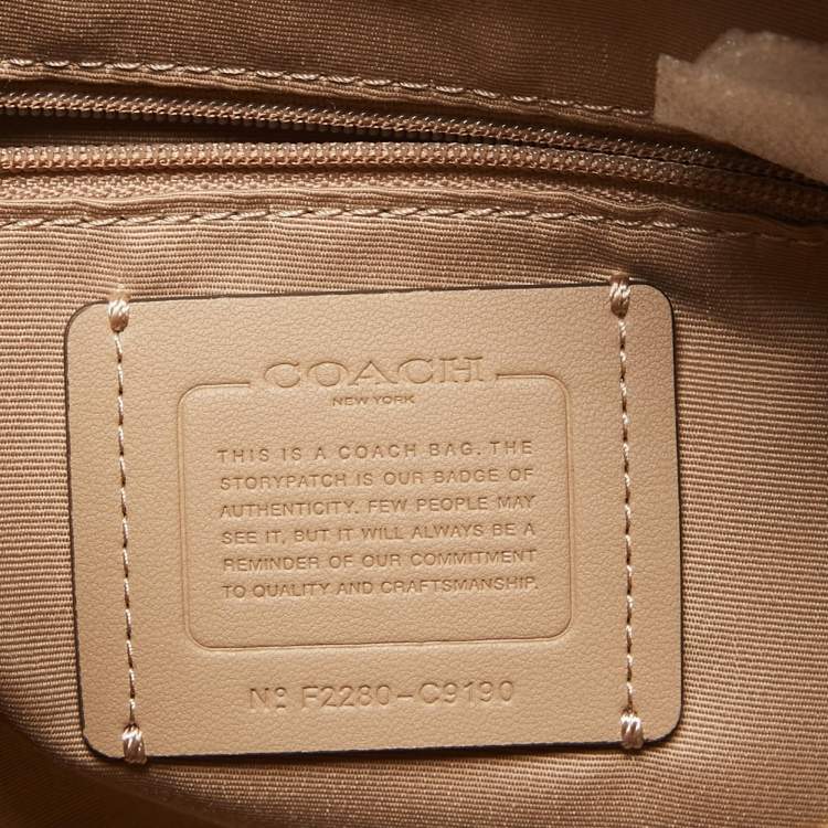 مملوكة مسبقًا Coach Off White Leather Jules Hobo