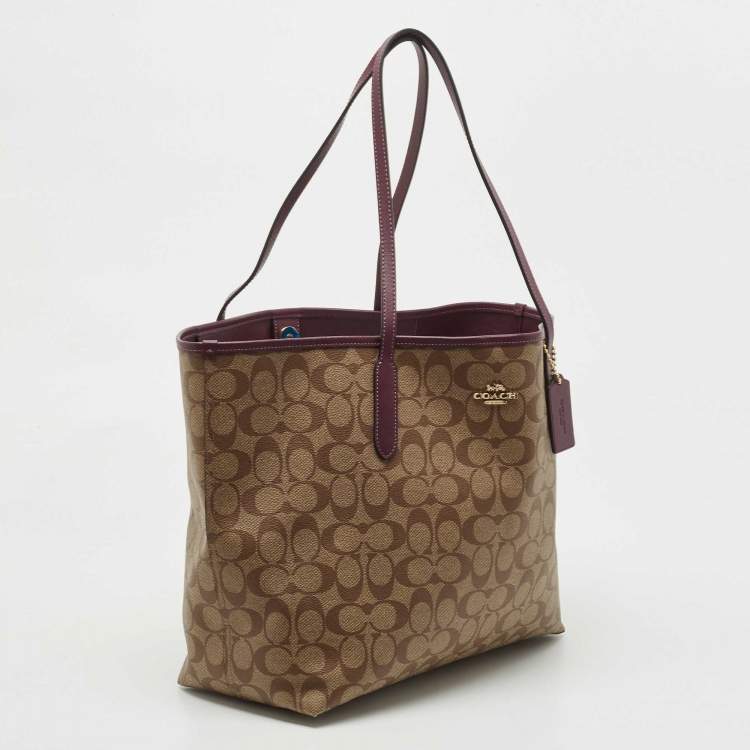 مملوكة مسبقًا Coach Beige/Purple Signature Coated Canvas and Leather City Tote