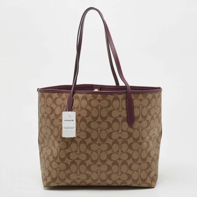 مملوكة مسبقًا Coach Beige/Purple Signature Coated Canvas and Leather City Tote