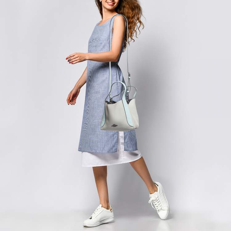Pre Owned Coach Grey/Blue Pebbled Leather Hadley 21 Hobo