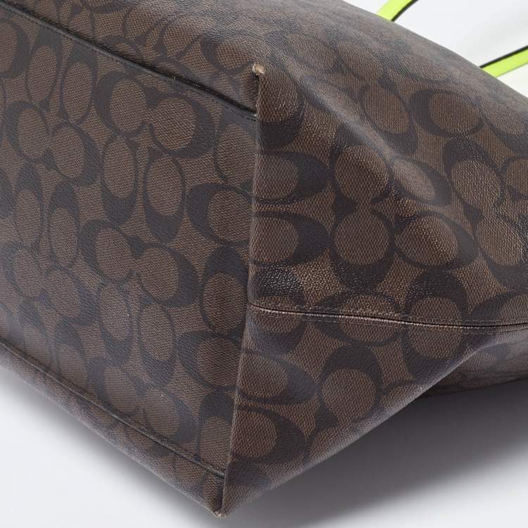مملوكة مسبقًا Coach Green/Brown Signature Coated Canvas and Leather Street Zip Tote