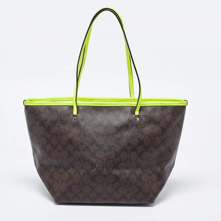 مملوكة مسبقًا Coach Green/Brown Signature Coated Canvas and Leather Street Zip Tote