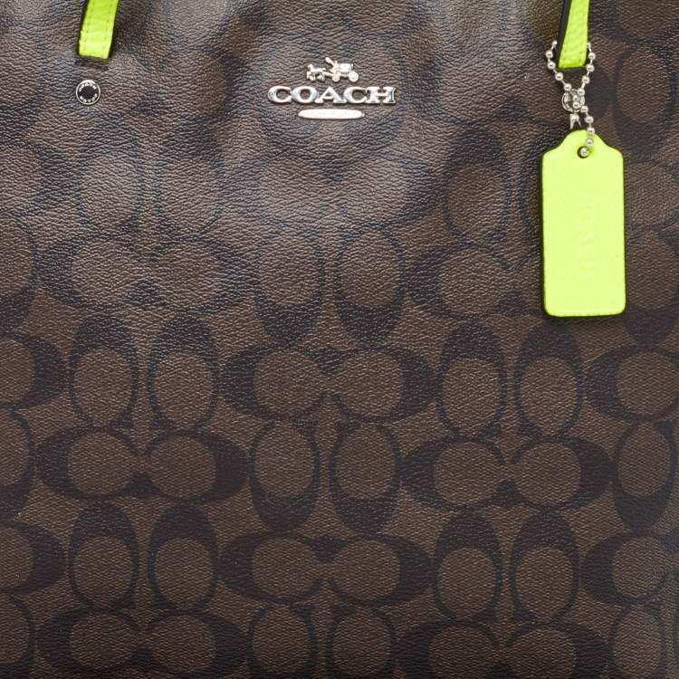 مملوكة مسبقًا Coach Green/Brown Signature Coated Canvas and Leather Street Zip Tote