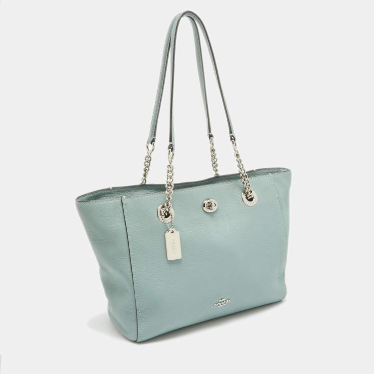 مملوكة مسبقًا Coach Light Blue Leather Turnlock Chain Tote