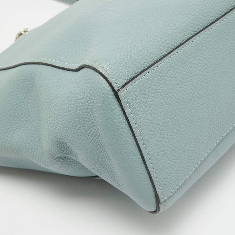 مملوكة مسبقًا Coach Light Blue Leather Turnlock Chain Tote